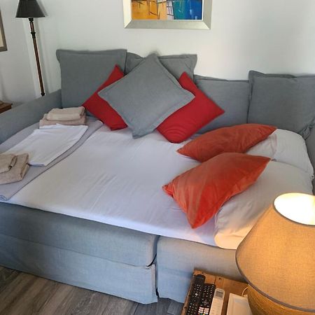 Anemomilos Jacuzzi Suite Corfu  外观 照片