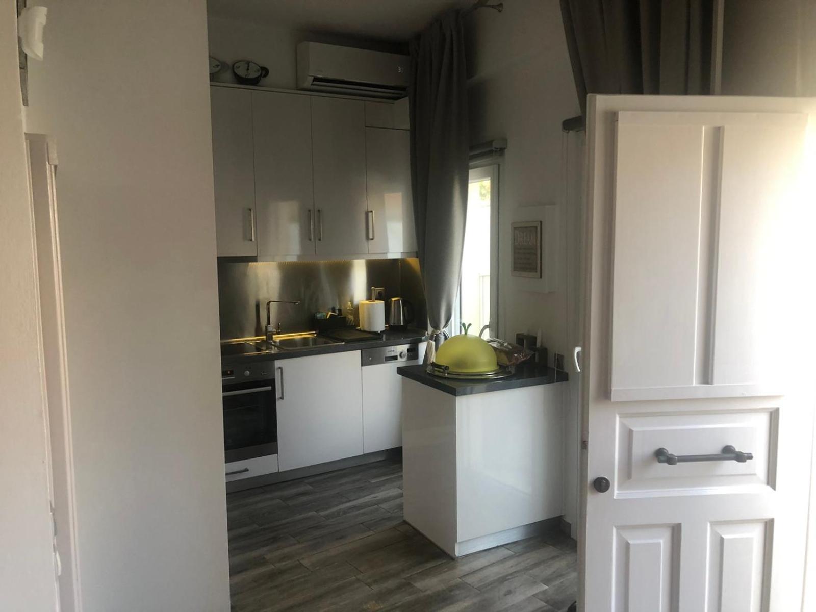 Anemomilos Jacuzzi Suite Corfu  外观 照片