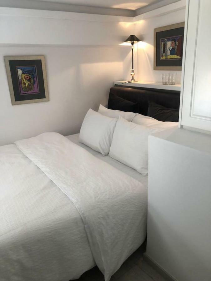 Anemomilos Jacuzzi Suite Corfu  外观 照片