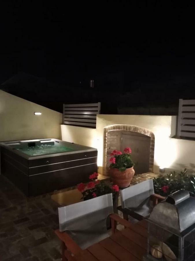 Anemomilos Jacuzzi Suite Corfu  外观 照片