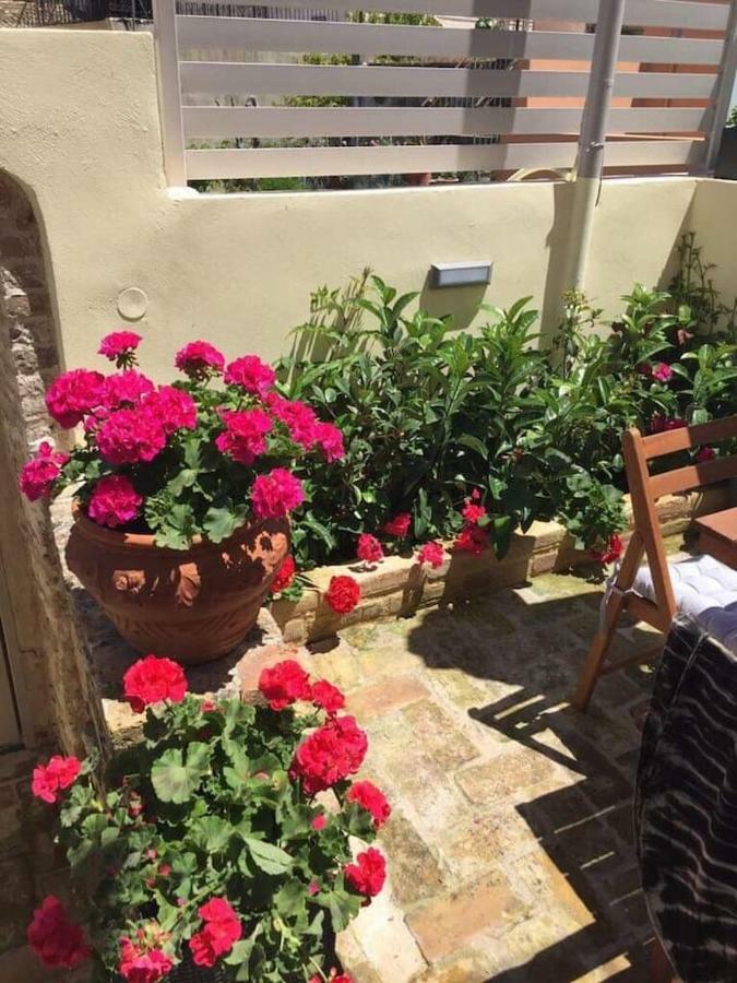 Anemomilos Jacuzzi Suite Corfu  外观 照片