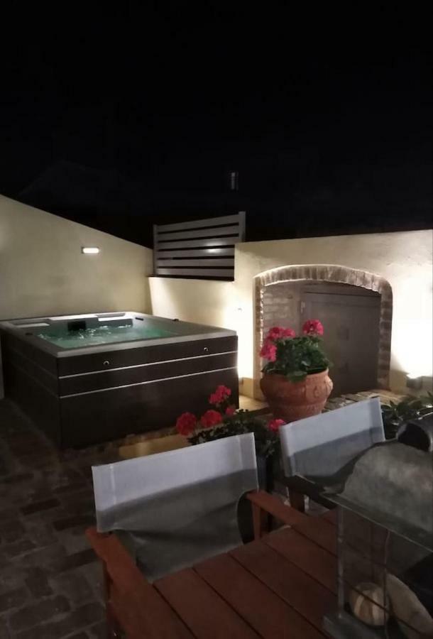 Anemomilos Jacuzzi Suite Corfu  外观 照片